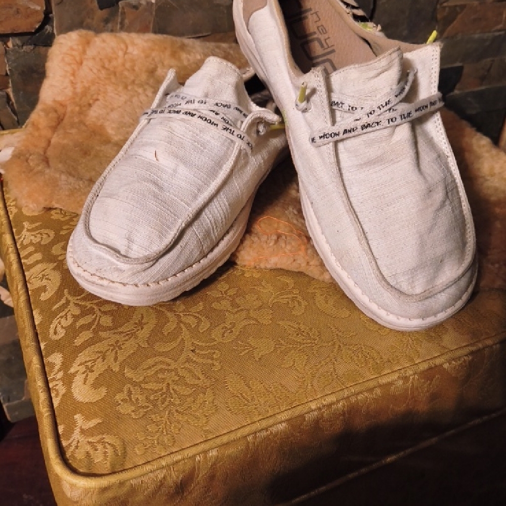 HEY DUDE! YEAH YOU! Tan and White Casual Flats with Moccasin Stitching - Picture 5 of 6